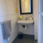 Дом отдыха Characteristic Two Bedroom Эдам